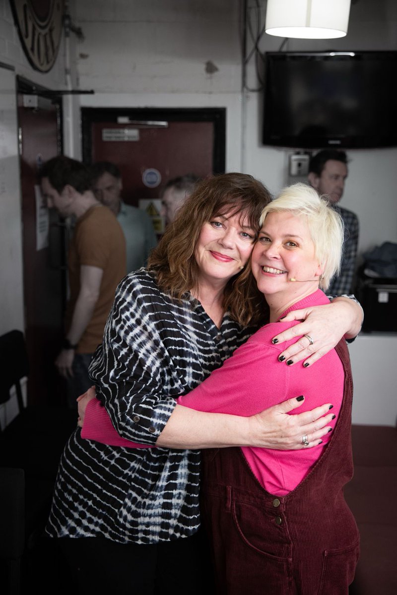 comedystoreuk's tweet image. Happy International Women's Day everyone! Here we are backstage with the wonderful and incredible Josie Lawrence and Ruth Bratt, (and a few gentlemen)

We are so grateful for all the hilarious women who keep us laughing day in, day out.

#backstage #improvcomedy #internationalwom
