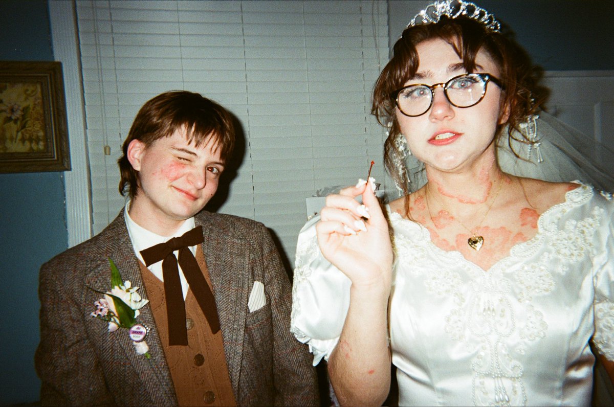 rosalie is seeing twice! ✿ 🌹 tweet media