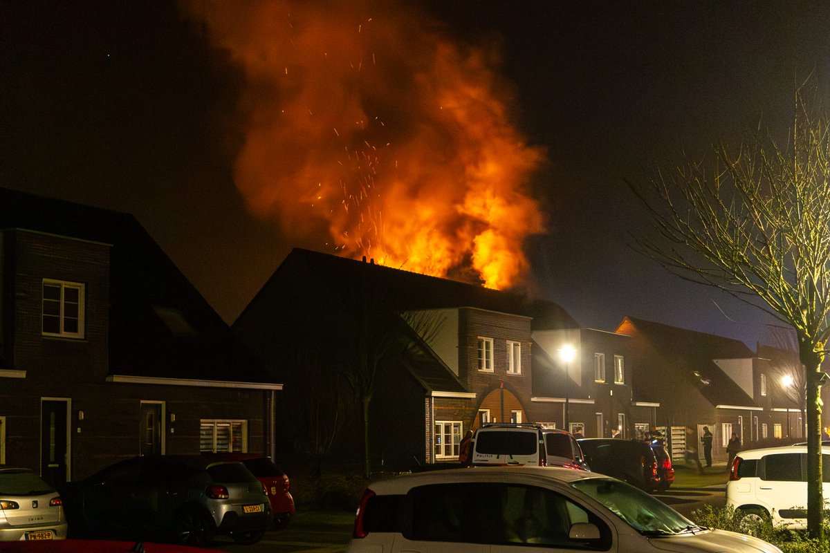 Uitslaande brand in woning Drachten; vrouw aangehouden op verdenking van brandstichting