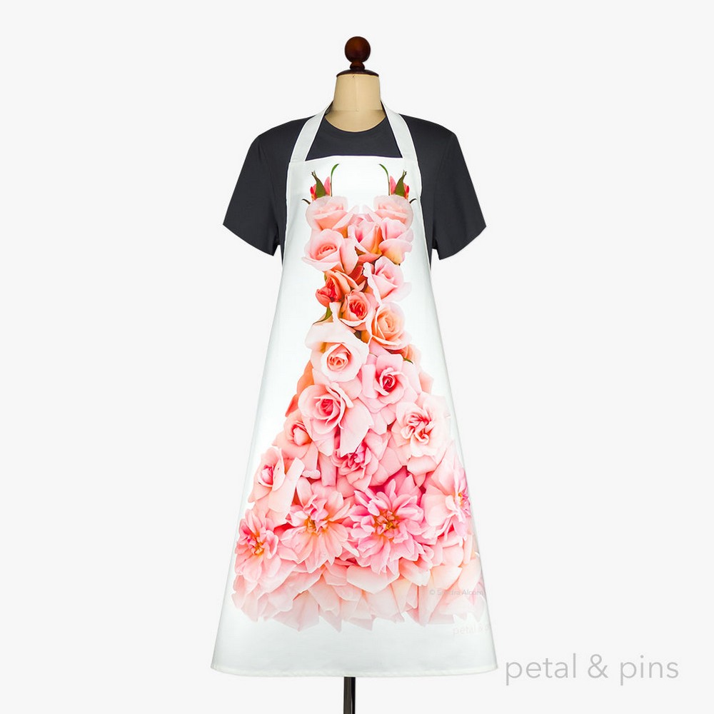 PeterKensington's tweet photo. Transform your kitchen with these exquisite aprons &amp; tea towels from Tasmanian brand, Petal &amp; Pins. Designed by artists to look dreamy &amp; fashionable. Coming clean is now a work of art. #motherdaygifts #aprons #teatowels https://t.co/fBSj0pGZmg https://t.co/sY6Iefz7pW