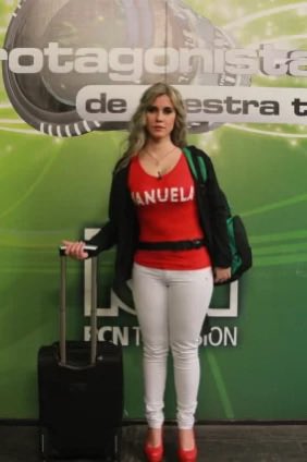 DavidPuentesSoy's tweet photo. Vicky Dávila llegando mañana a las instalaciones de Revista Semana https://t.co/GlWU9O24Q1