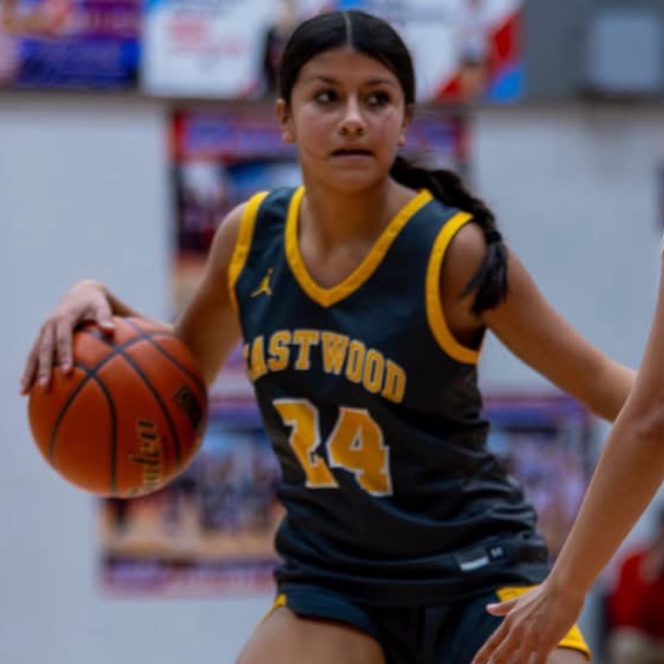 bigtimehoops's tweet photo. Danika SiFuentes, a 5’7” Junior Guard from @EastwoodGbb is in the Showcase. @danisifu25 was an All District selection after averaging 11.0 ppg &amp; 3.2 rpg for the Troopers. Welcome to the Showcase! #RSgold https://t.co/l7KnwcU3z4