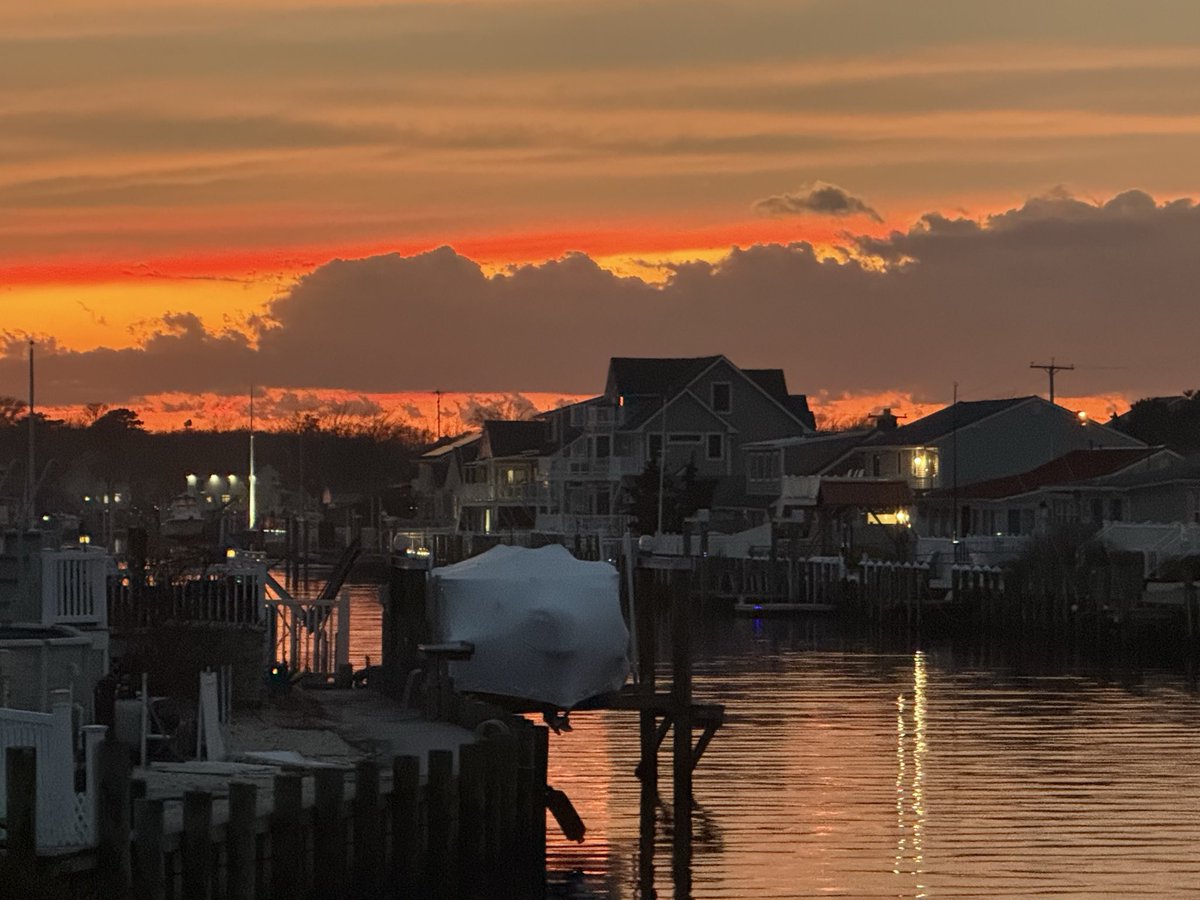 Pjfriend's tweet photo. And now for a change of pace. #hurryspring #jerseyshore @myWeatherNJ @DanZarrow @KathyOrrFOX29 @StormHour @WeatherNation @foxweather https://t.co/1PgMOUxQPL