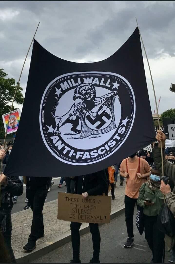 Antifa_Ultras tweet media