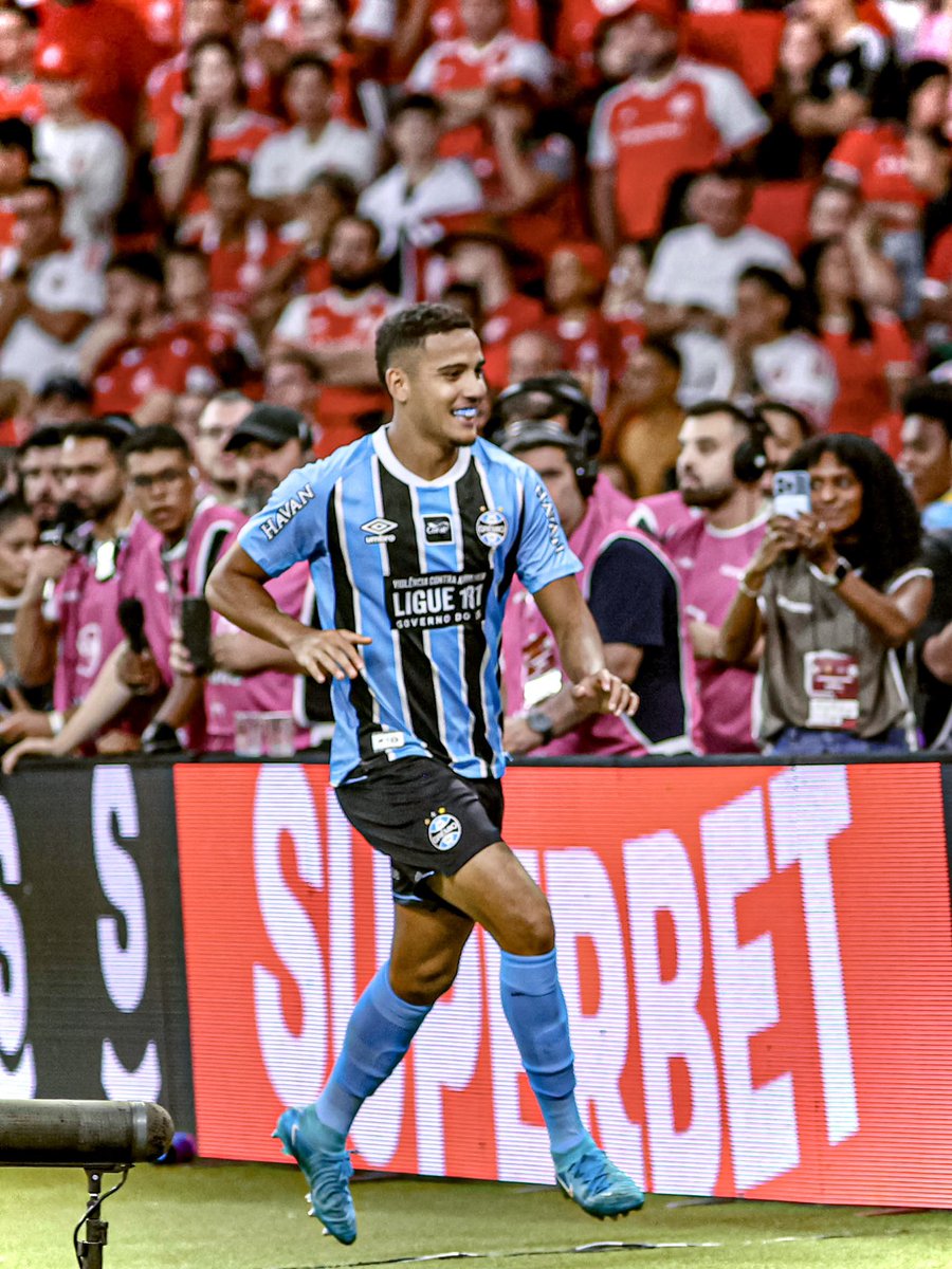 Grêmio, campeão gaúcho 2026. 🇪🇪 

📷 <a href="/morenocarvalho_/">moreno carvalho 🎙📸📝</a> 

#gauchão2026 #grenal451