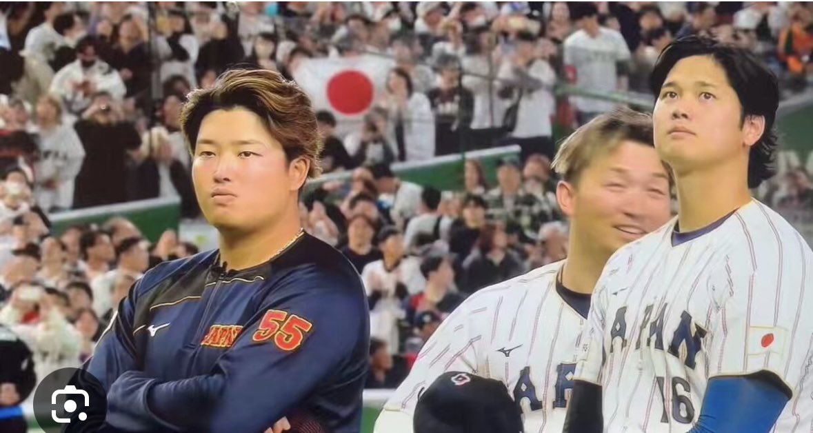 torainyan's tweet photo. 村上…
天皇陛下を前に腕組はいかんでしょ
日本の恥…
X見て同じこと思ってる人たくさんいた！
吉田選手を見習うべき！

 #WBC2026  #WBC日本代表  #村上宗隆 https://t.co/2YB5gqxuWL