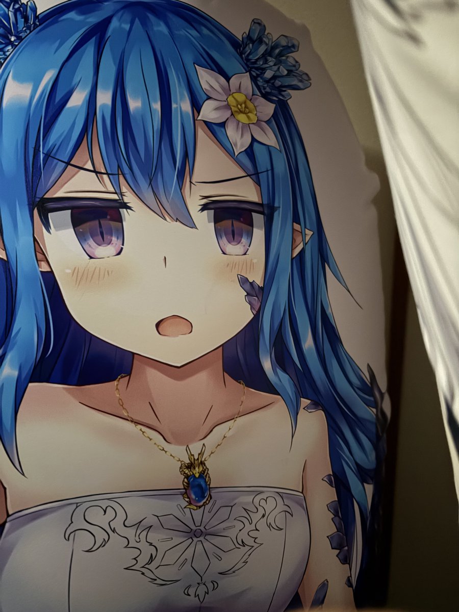 コルト tweet media