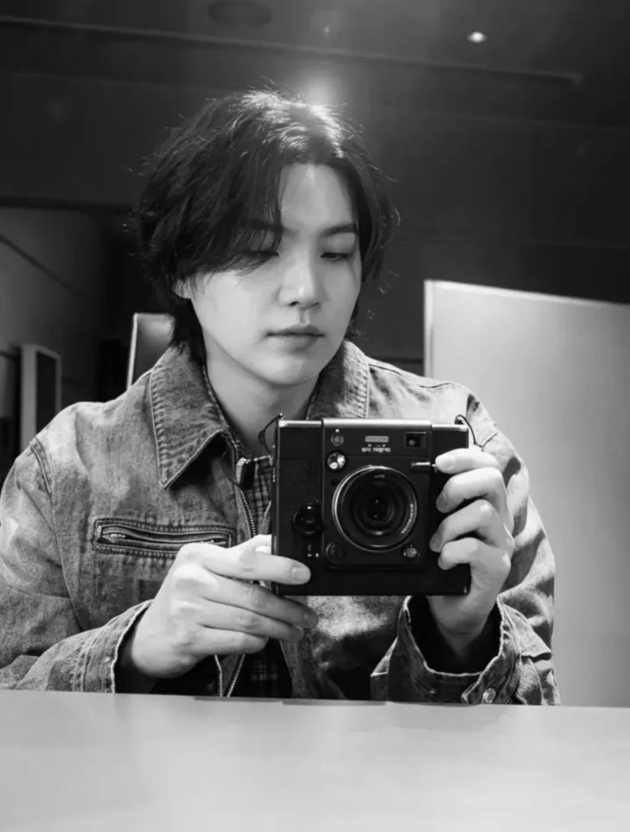 BTS公式からユンギさんの写真(全13枚)ありがたすぎる……かっこよすぎ😭