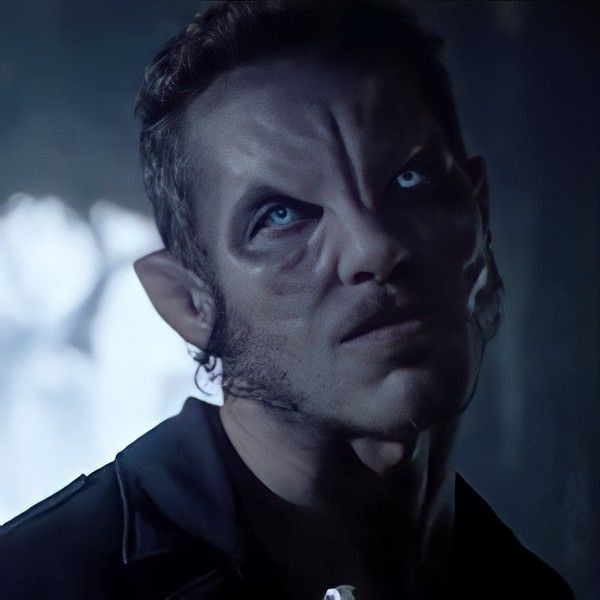 anabbyz's tweet image. como explicar aos novos fãs de teen wolf que sao a mesma pessoa #TeenWolf