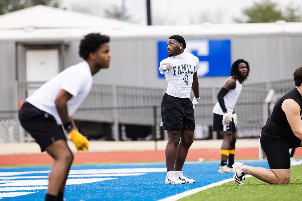 JoeWebb_14's tweet photo. @FCAAlabama7v7 put on a great event for the Jackson Olin Gators! Looking forward to the next one! https://t.co/UEcMZRXKlN