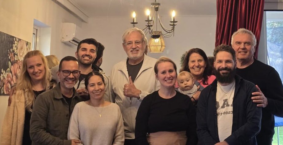 David E. Ramirez tweet media