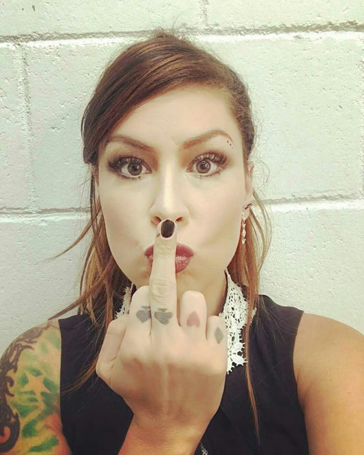 MELekamll's tweet photo. Rock é bom e eu gosto 
(Pitty) https://t.co/T8c7dG7hpQ