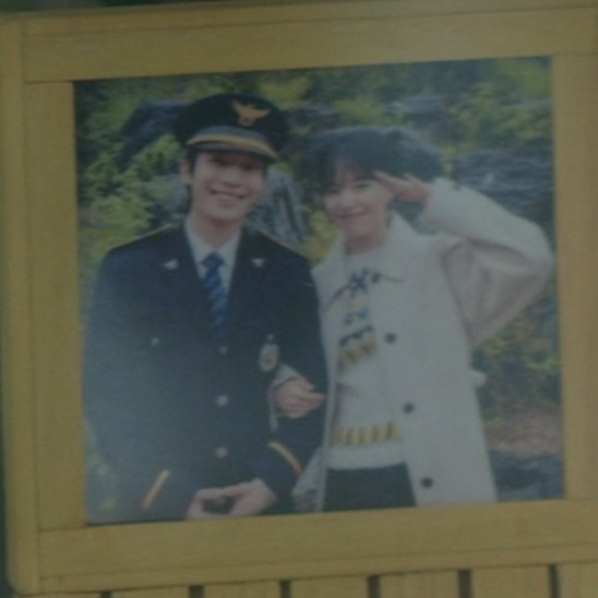 doomed siblings again but this time he's wearing the uniform 🥺 #SirensKiss