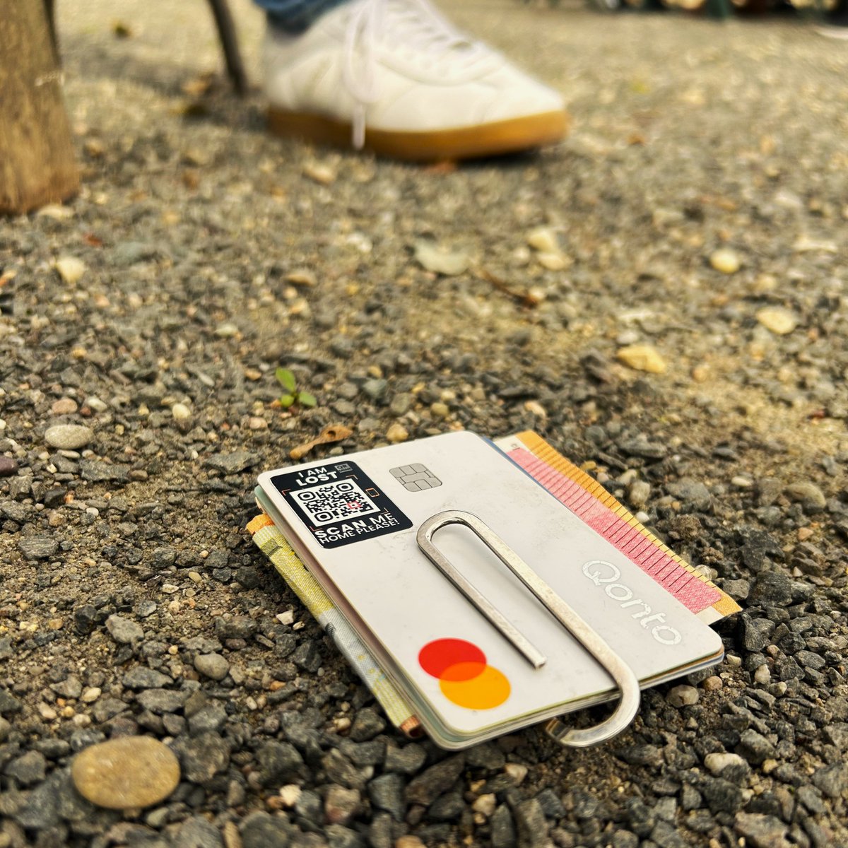 QR_Mine's tweet photo. Lost your credit card😱? Now, every second counts, but where is it? Thanks to QR Mine finders can help very quickly: scan • write • help 
Luckily, there are so many nice people around - and QR Mine. https://t.co/DcibroEzpD
#Creditcards #money #Bank #businesstrip https://t.co/YtvUZ1zlJZ