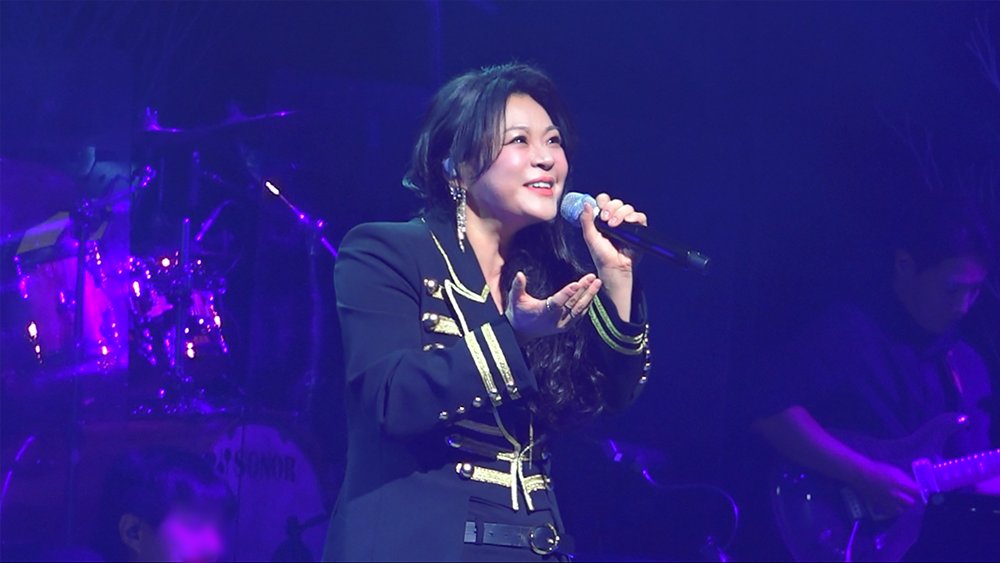 이영현, '나의 노래가 필요한 너에게 - 숨' 서울 공연 성료
전국투어 콘서트 성공적 시작 알렸다

[사진: 에이치오이엔티]

#이영현 #LeeYoungHyun