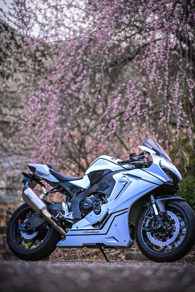 3O2uh's tweet photo. #honda #cbr #cbr1000rr #SC77 
📸 : @MaruLA400K https://t.co/a5QSeSLb9l
