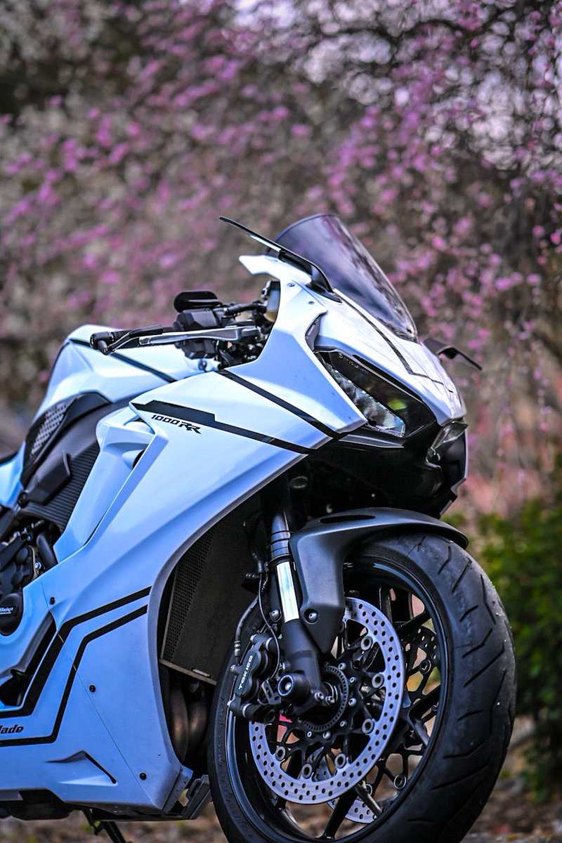3O2uh's tweet photo. #honda #cbr #cbr1000rr #SC77 
📸 : @MaruLA400K https://t.co/a5QSeSLb9l