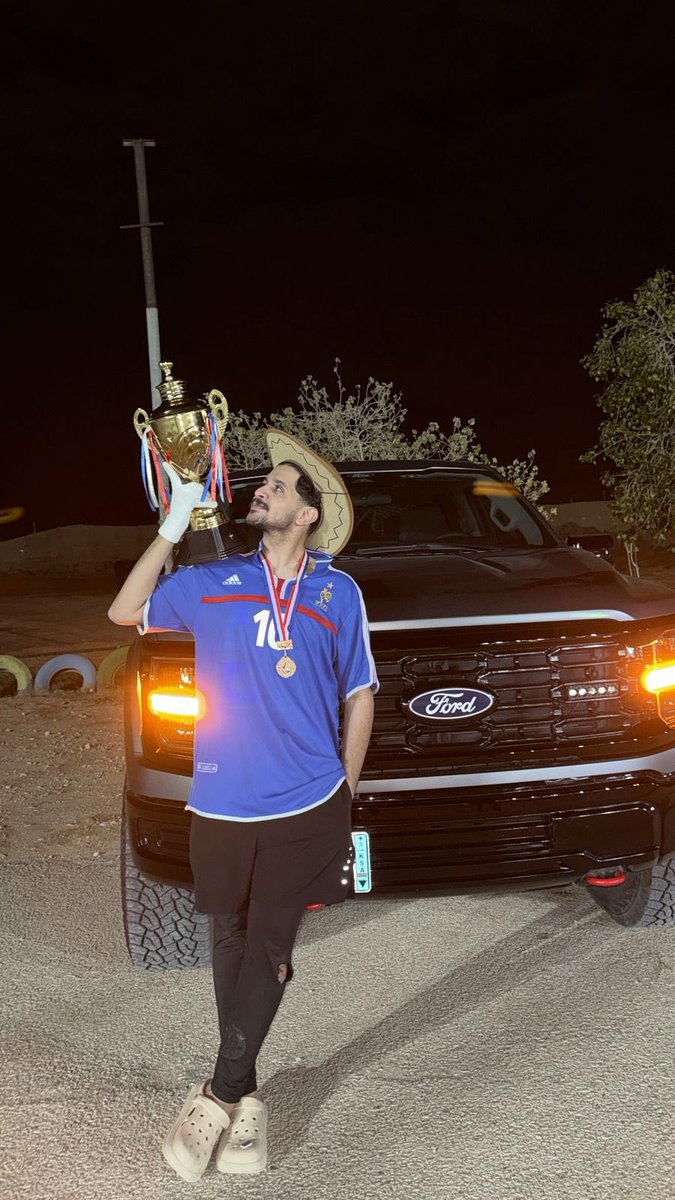 AaU7_'s tweet photo. فوز والبطوله لعيووونك خالوووو ☝🏼🥇🤍🤍
Los traemos de hijos ⚽😏🤠 https://t.co/eQz6niAE2g
