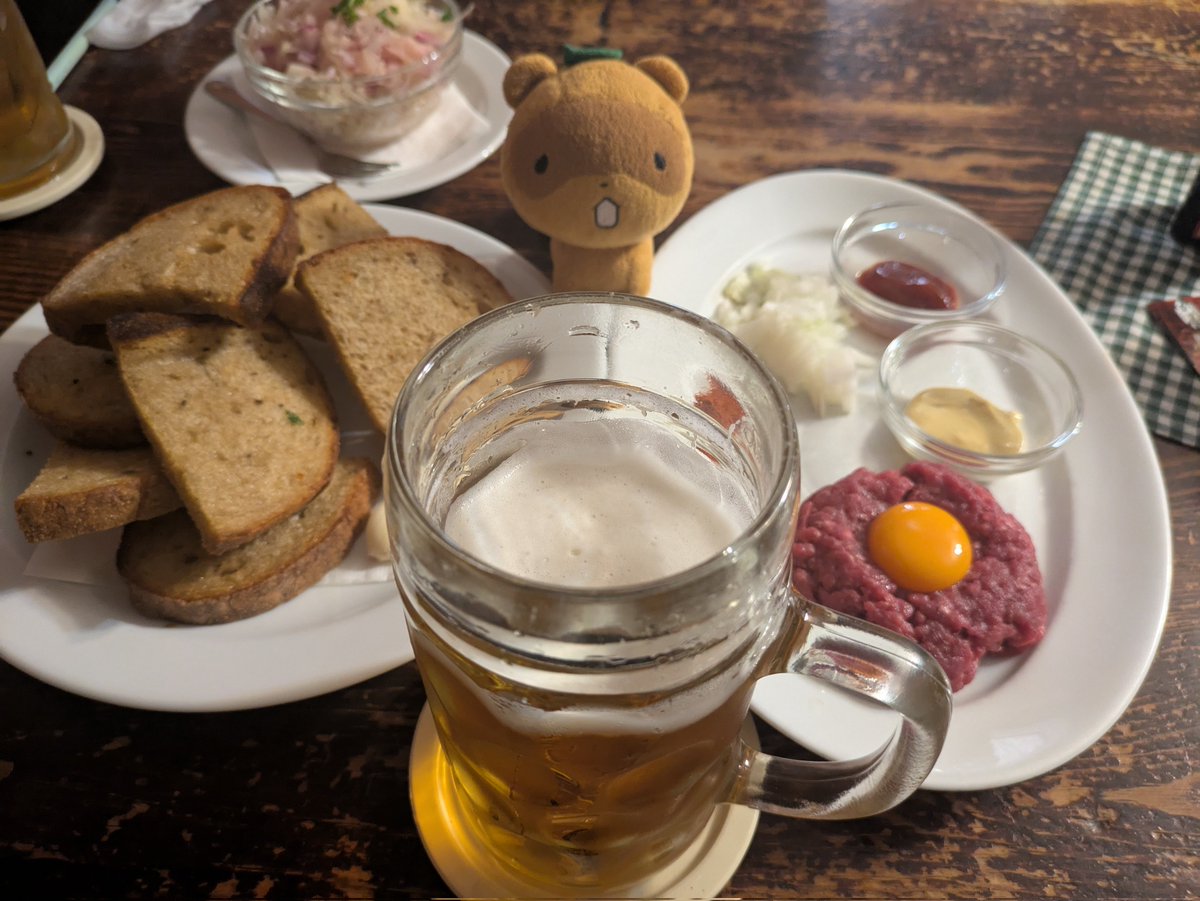rollcabe2's tweet photo. チェスキークルムロフ！
ヴィート教会、タルタル
タルタルうまかったな…また食べたい https://t.co/tFM7dTDSQC