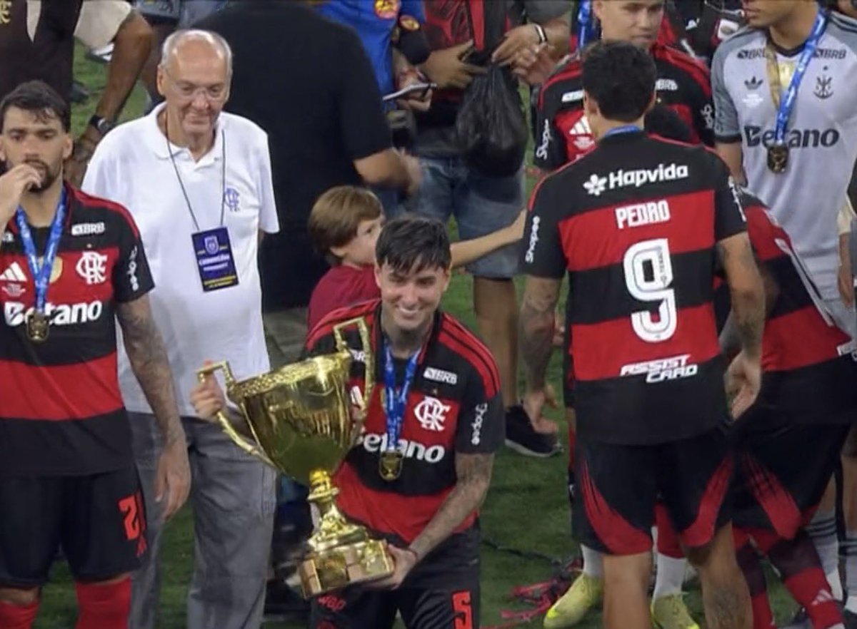 eulobster's tweet photo. meu lindo 🥹❤️ https://t.co/NojprI66Oc
