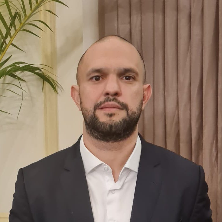 Vc contra o Boavista bateu boca com torcedor e falou “a janela fechou?”

Sim, e agora está fechada filho da puta, prometeu um 9 de peso? E contratou um Everaldo estrangeiro e estamos dependendo de Otávio

Alguns se vendeu pra vocês mas eu quero que vc vai tomar dentro do seu cu.