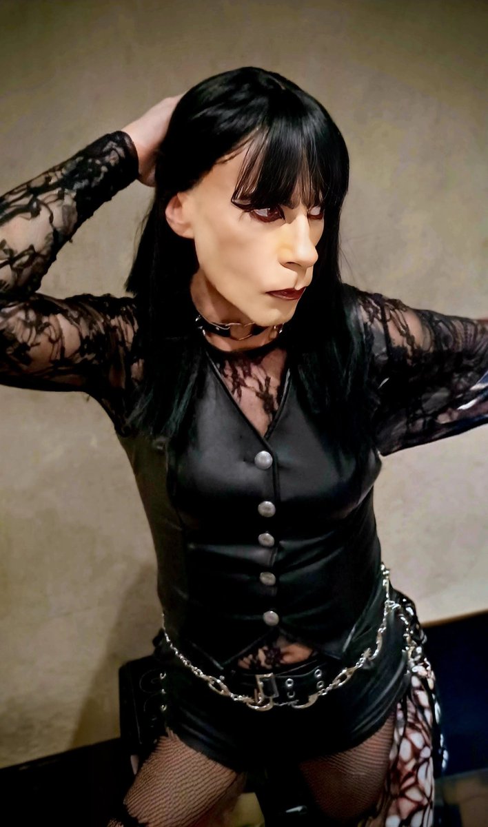 harosteharo01's tweet photo. First time with the full gothgurl look, absolutely love it 💖💖💖
#trans #tgirl #gothgurl https://t.co/nBtVXuScfh