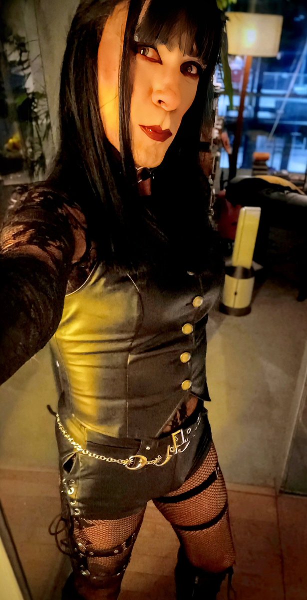 harosteharo01's tweet photo. First time with the full gothgurl look, absolutely love it 💖💖💖
#trans #tgirl #gothgurl https://t.co/nBtVXuScfh