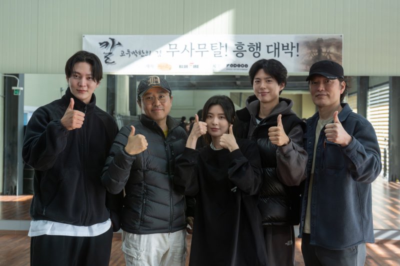 이름이 tweet media