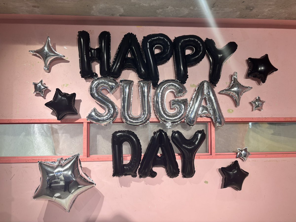 suga39_39's tweet photo. ユンギやお誕生日おめでとう🎂
これからもずっとあなたの思うままやりたいことをやり続けてね。
遠くから応援してます😊🤟🐈‍⬛🐈‍⬛🐈‍⬛
#HappySUGADAY
#HappyBirthdaySUGA
#HappyBirthdayYoongi https://t.co/WVfq7SbDKF