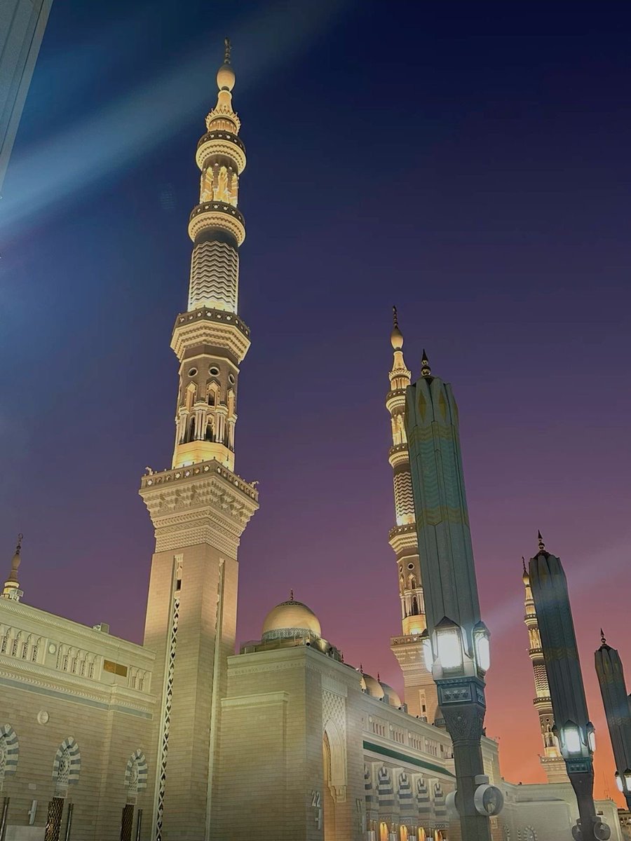 AqsaChaudhryx's tweet photo. Sunset in Medina. https://t.co/o2QSz2KA1G