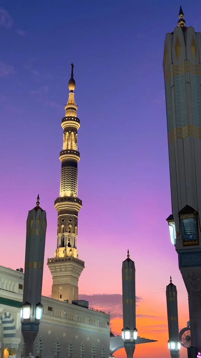 AqsaChaudhryx's tweet photo. Sunset in Medina. https://t.co/o2QSz2KA1G