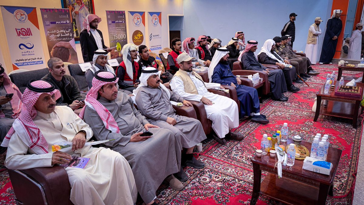 AreenClub's tweet photo. برعاية محافظ #ظهران_الجنوب حقق فريق الزعيم بطولة الدورة الرمضانية لكرة القدم للصالات والتي نظمها نادي #العرين وذلك بعد فوزة على فريق المرينجي بخمسة اهداف لثلاثة بضربات الترجيح ، وقدم المحافظ شكره لمنسوبي النادي على هذا التنظيم الرائع نثمناً الجهود الكبيرة التي بُذلت.
#أجاويد4 https://t.co/BytSlNOH5n