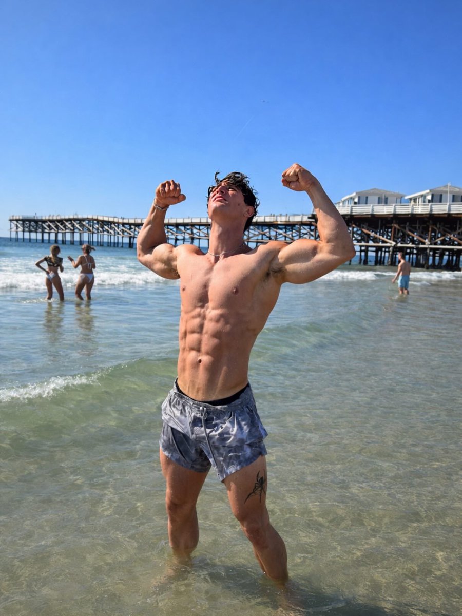 Bromasterrr's tweet photo. Beach day https://t.co/2dxVihGpBO