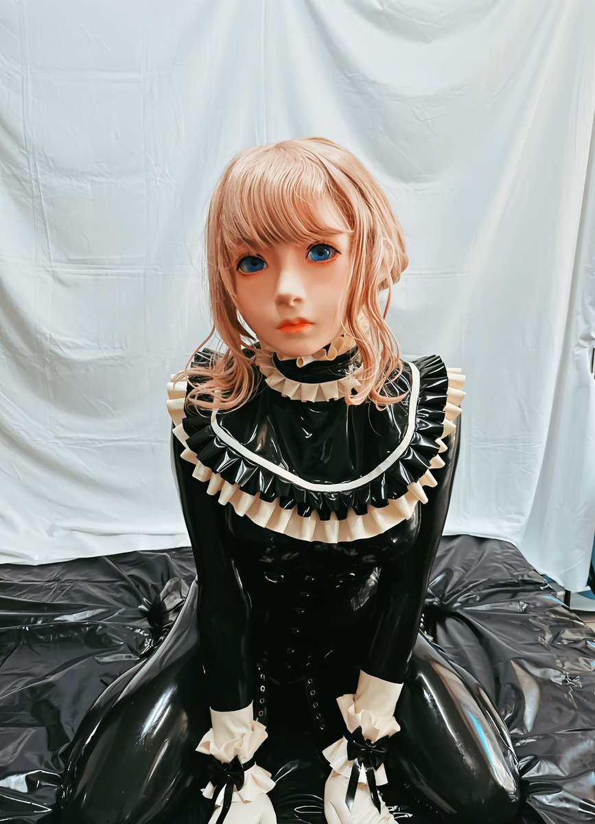 Tica doll tweet media