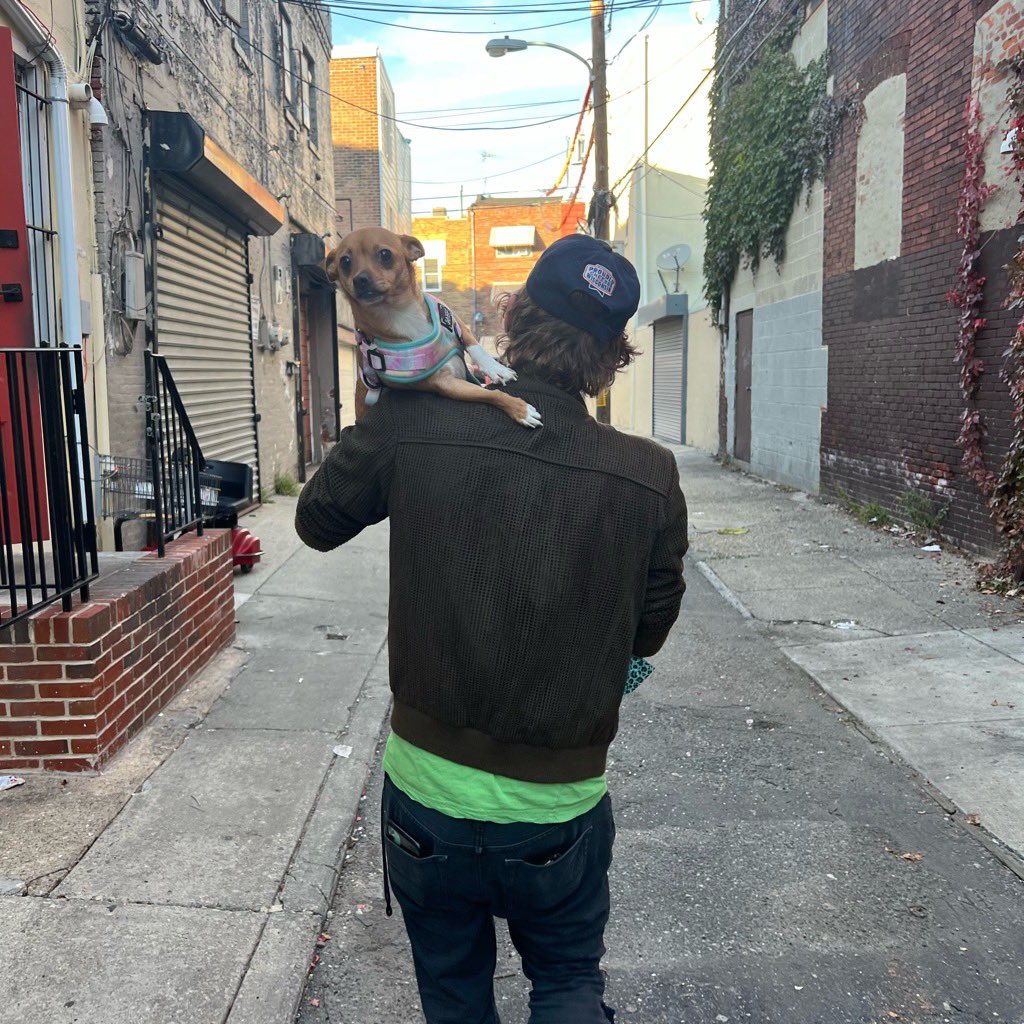Crapitalist's tweet photo. none of you will ever know true love, and I feel sorry for you https://t.co/K7XY8GJu0u