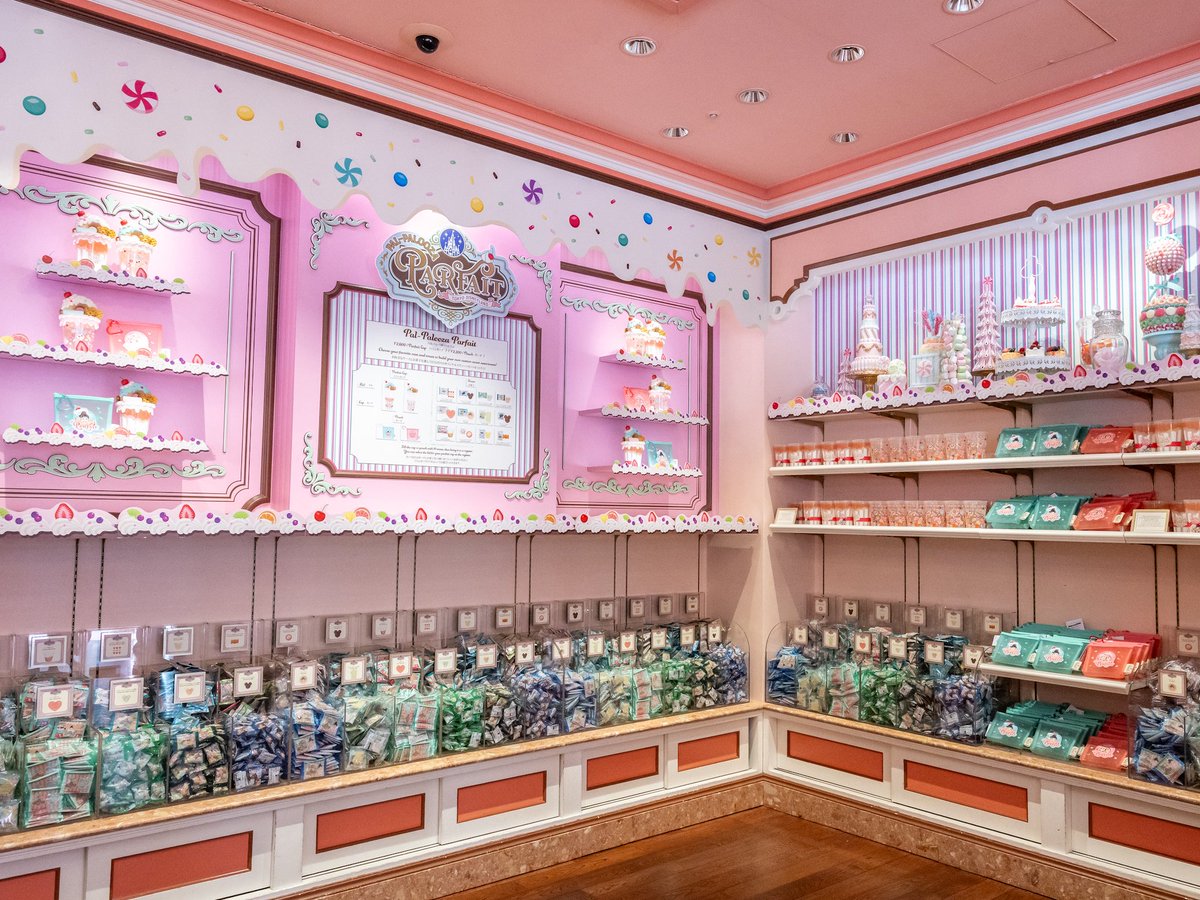 自分だけのお菓子セットを作る！
東京ディズニーランド「ディズニー・パルパルーザ“ヴァネロペのスウィーツ・ポップ・ワールド”」パルパルーザ・パルフェ
本日3月9日より「ペイストリーパレス」で開催☆
dtimes.jp/post-1098282/