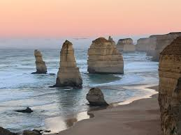 EssaEldhose's tweet photo. In late 2026, tourists will pay a fee to visit the Twelve Apostles to help pay for a new visitor centre and local upgrades. The government is talking to locals and to decide if the fee will be around $10–$20. If you are a local or are a Traditional Owner, you won't have to pay. https://t.co/VqDtwjFb23
