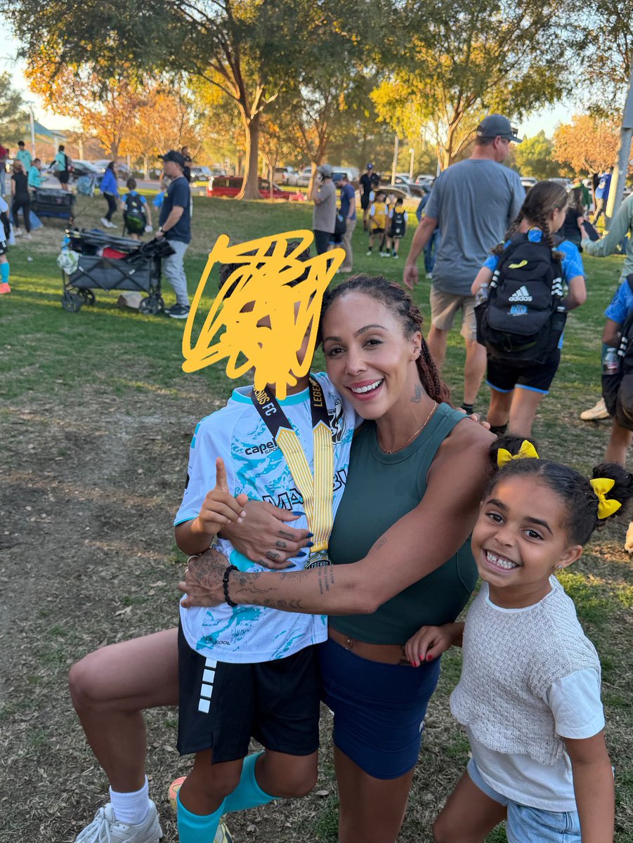 Sydney Leroux tweet media