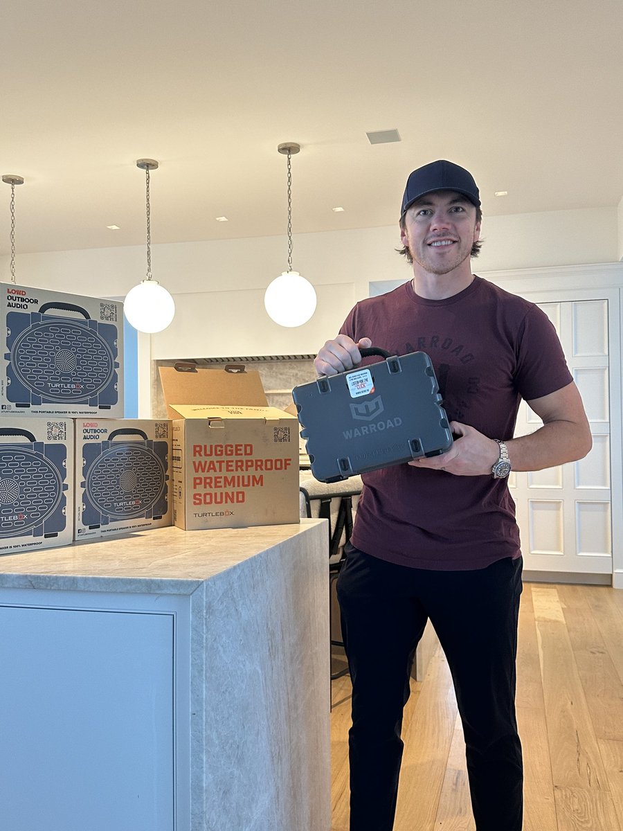 TJ Oshie tweet media