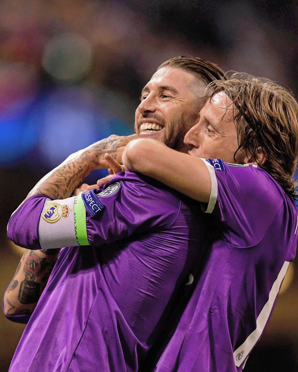 Cee__AG's tweet photo. 🚨🚨JUST IN: Sergio Ramos was at San Siro 🏟️ to watch Luka Modrić in the derby tonight...vs InterMilan .
Brothers. 🤍
THE BOND NEVER BREAKS❤️
#Modric #SergioRamos #ACMilanInter #RealMadrid https://t.co/VnRPcNO8as