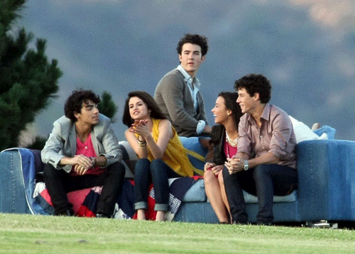 juli ✸ tweet media