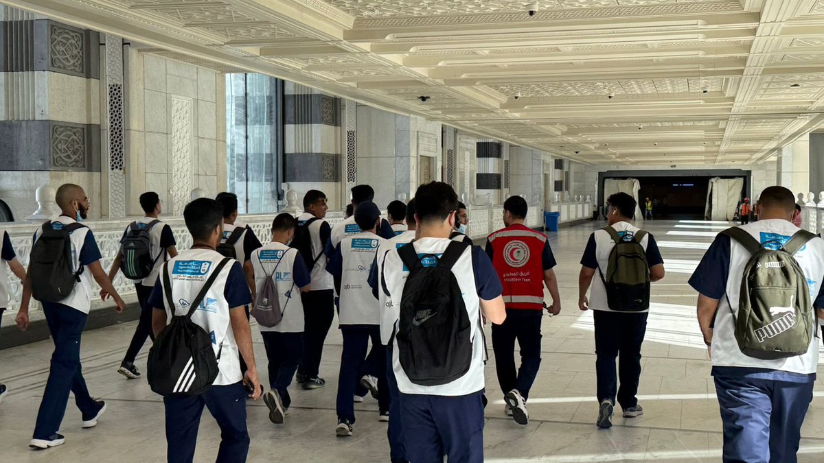 EMS3z's tweet photo. نبدأ اليوم افضل عمل تطوعي بأطهر بقاع الارض 🤍.

#فريق_جامعة_الملك_سعود_للعمل_التطوعي https://t.co/oZ3O4RS7B2