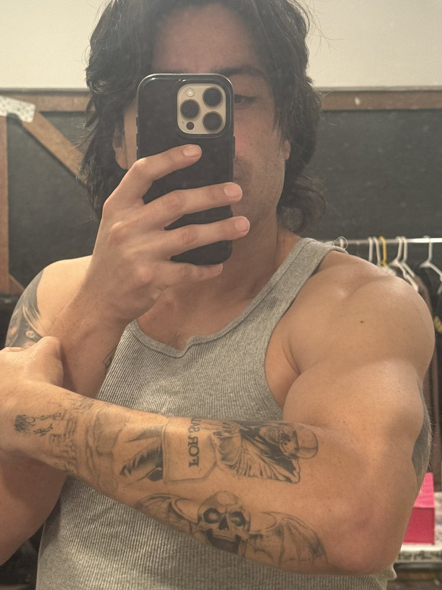 The_FirstHokage's tweet photo. What a difference 2 and a half years can do to you. I was 230 pounds in the first photo https://t.co/52AVyLgtSM