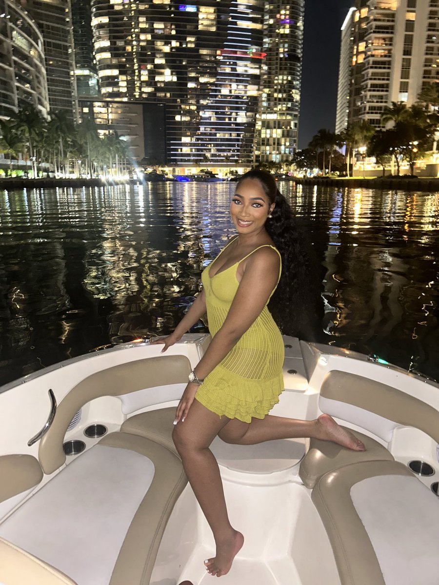 TrillMonroe_'s tweet photo. Miami nights 🌴 https://t.co/O8HzxIUTJS