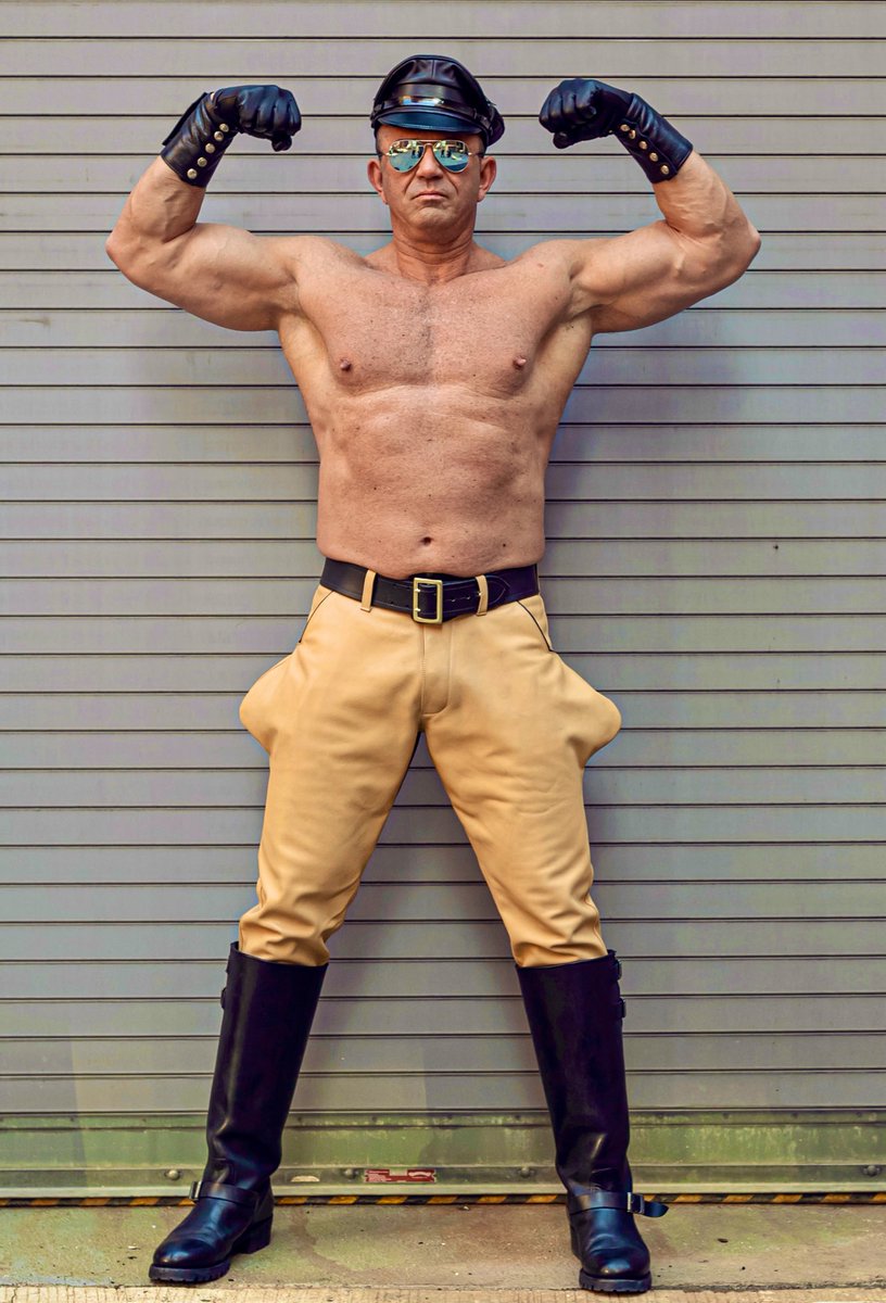 Intense Muscle God tweet media