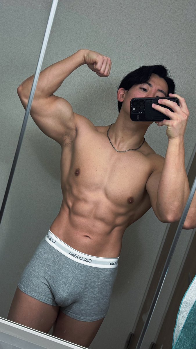kacchan_body's tweet photo. 28歳なりました。
今日はいっぱい食べます🤤 https://t.co/ClNuBovfeY