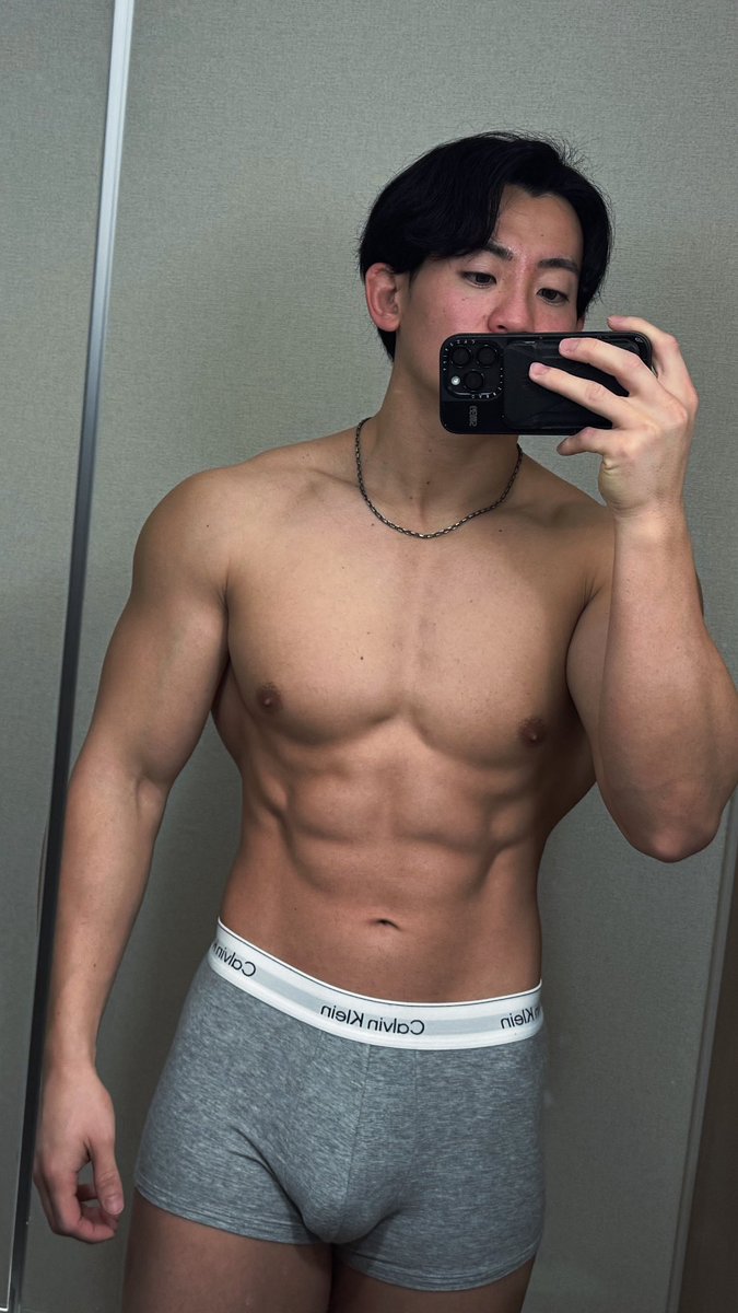 kacchan_body's tweet photo. 28歳なりました。
今日はいっぱい食べます🤤 https://t.co/ClNuBovfeY