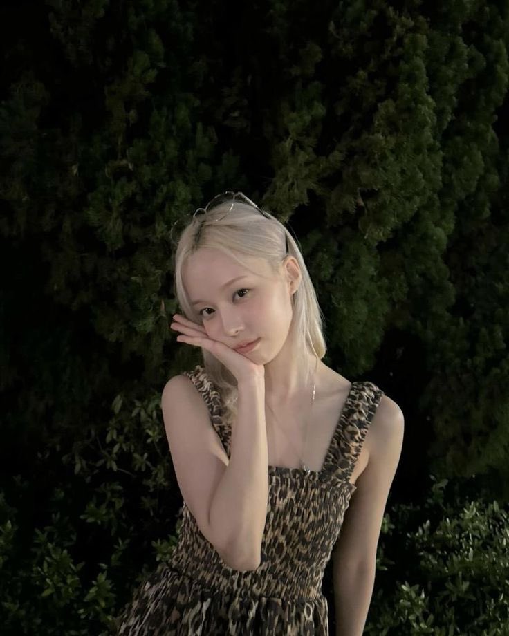 feliz dia das mulheres para todas ! em especial, para a minha, que é a mulher mais exuberante e magnífica que existe em todo o universo. 🤍🌙 

sou completamente apaixonada por você e por esses seus olhos que sempre me tiram de órbita. <a href="/noctishna/">🌙</a>