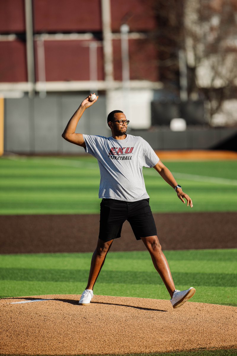 EKUHoops tweet media