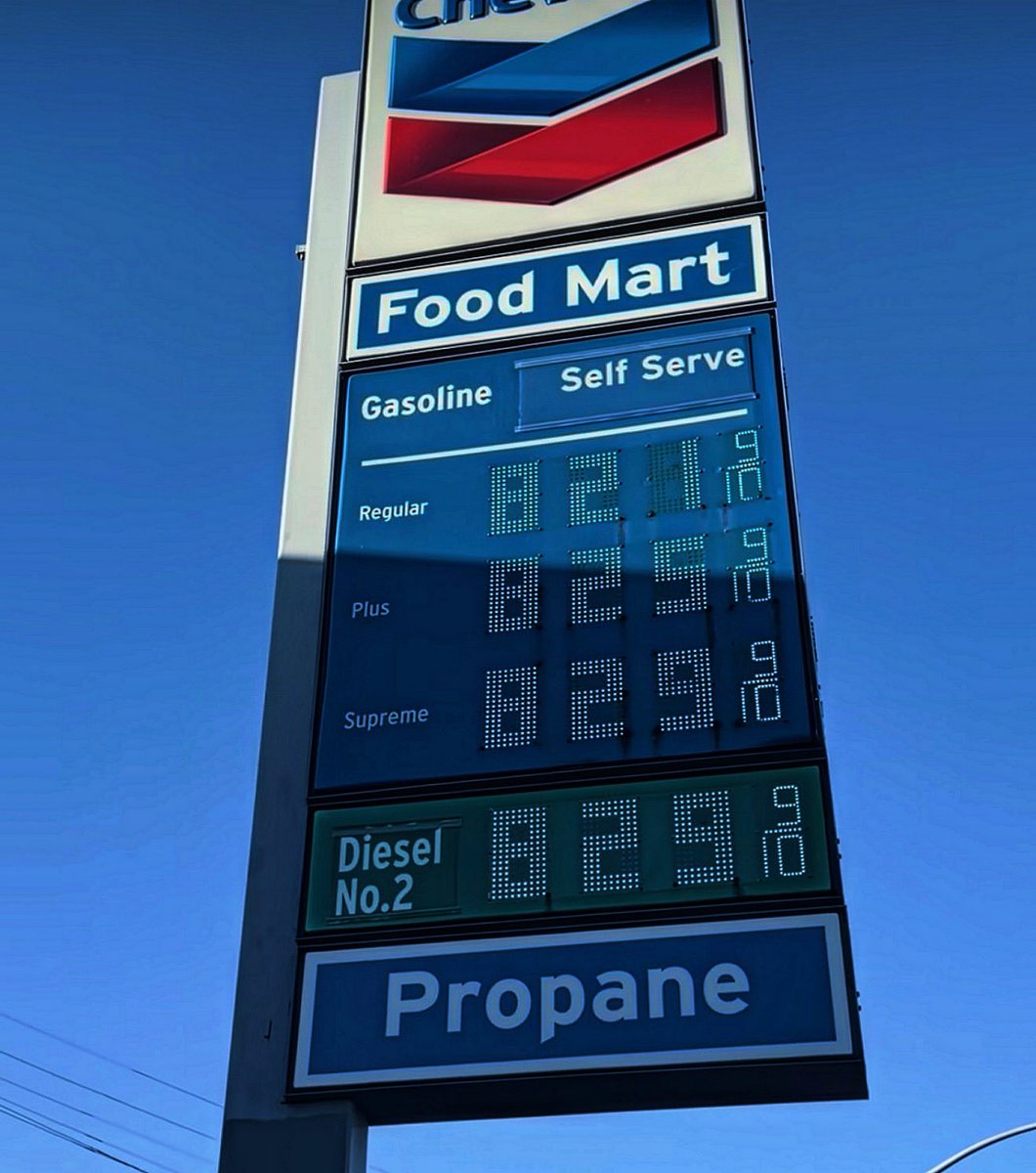 Meanwhile in Los Angeles across from Union Station. ⛽️ 👀 #losangeles #california #gasprices #thankstrump #thanksnewsom